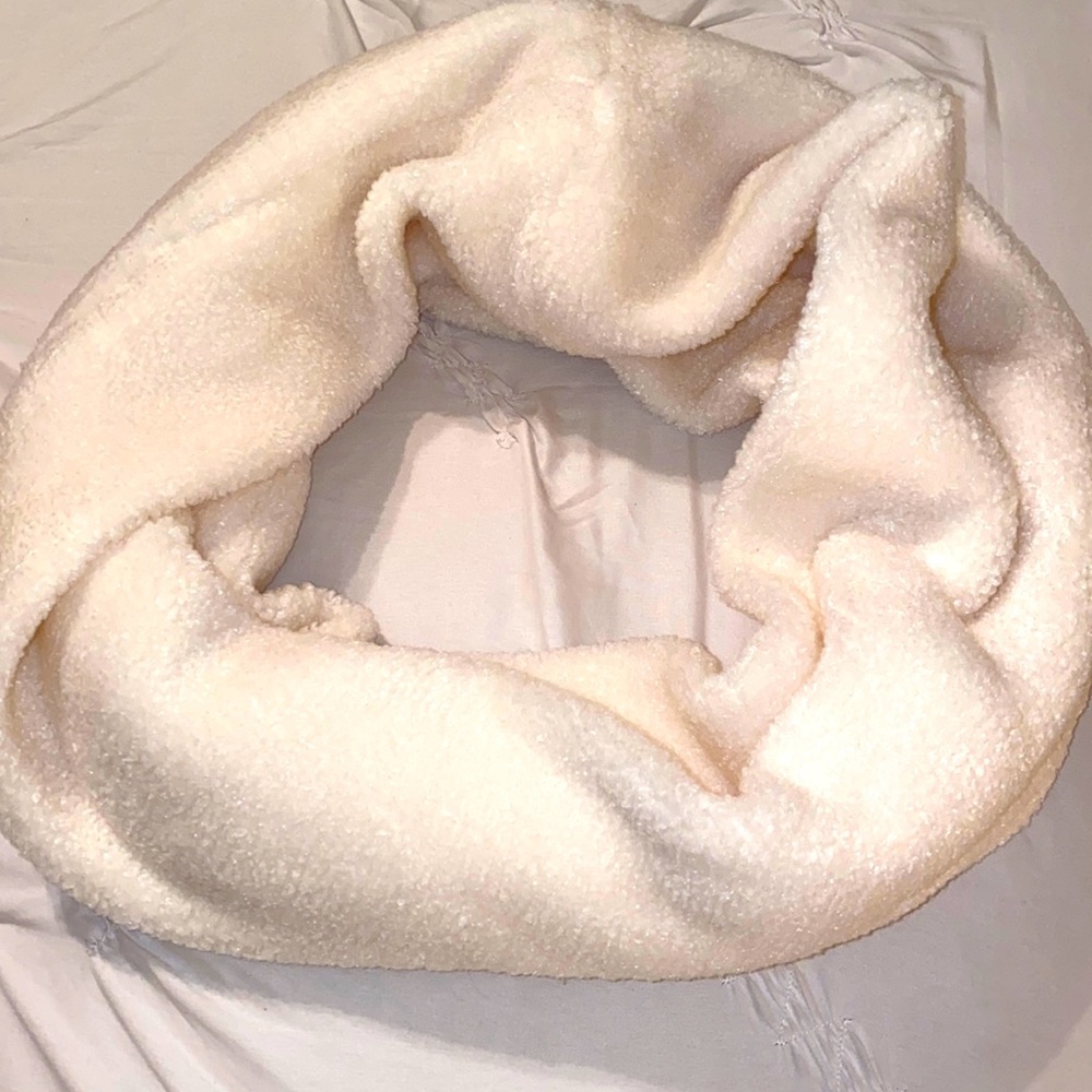 Infinity scarf